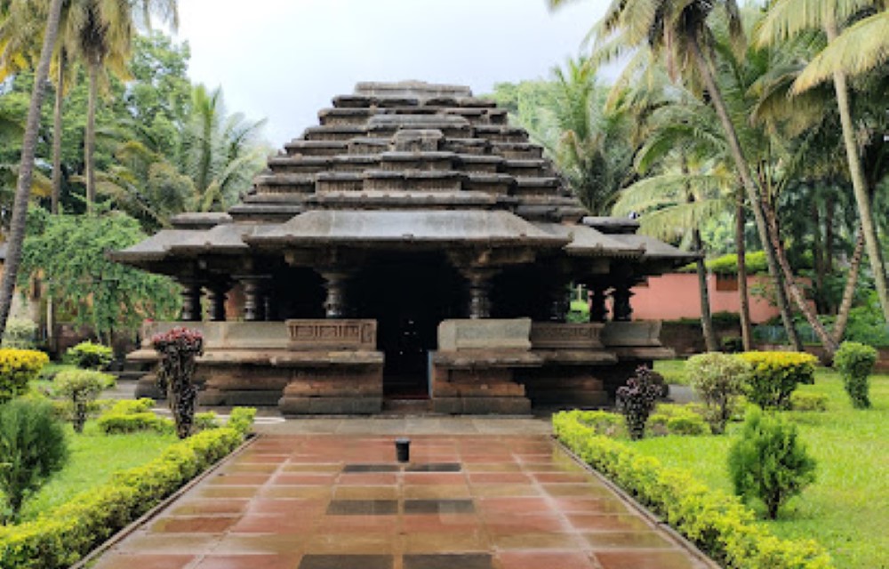 Ancient Shri Kamala Basadi